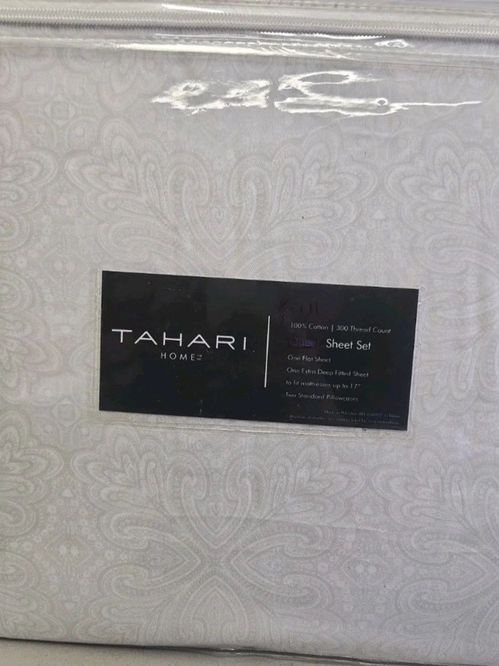 Tahari White Paisley Full Sheet Set